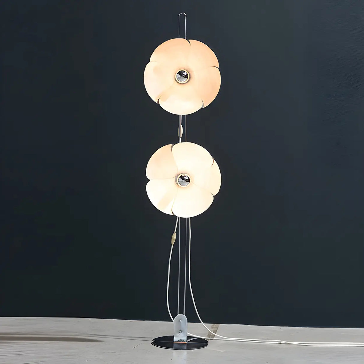 2-Light Modern Silver Flower-Shaped LED Floor Lamp Image - 10