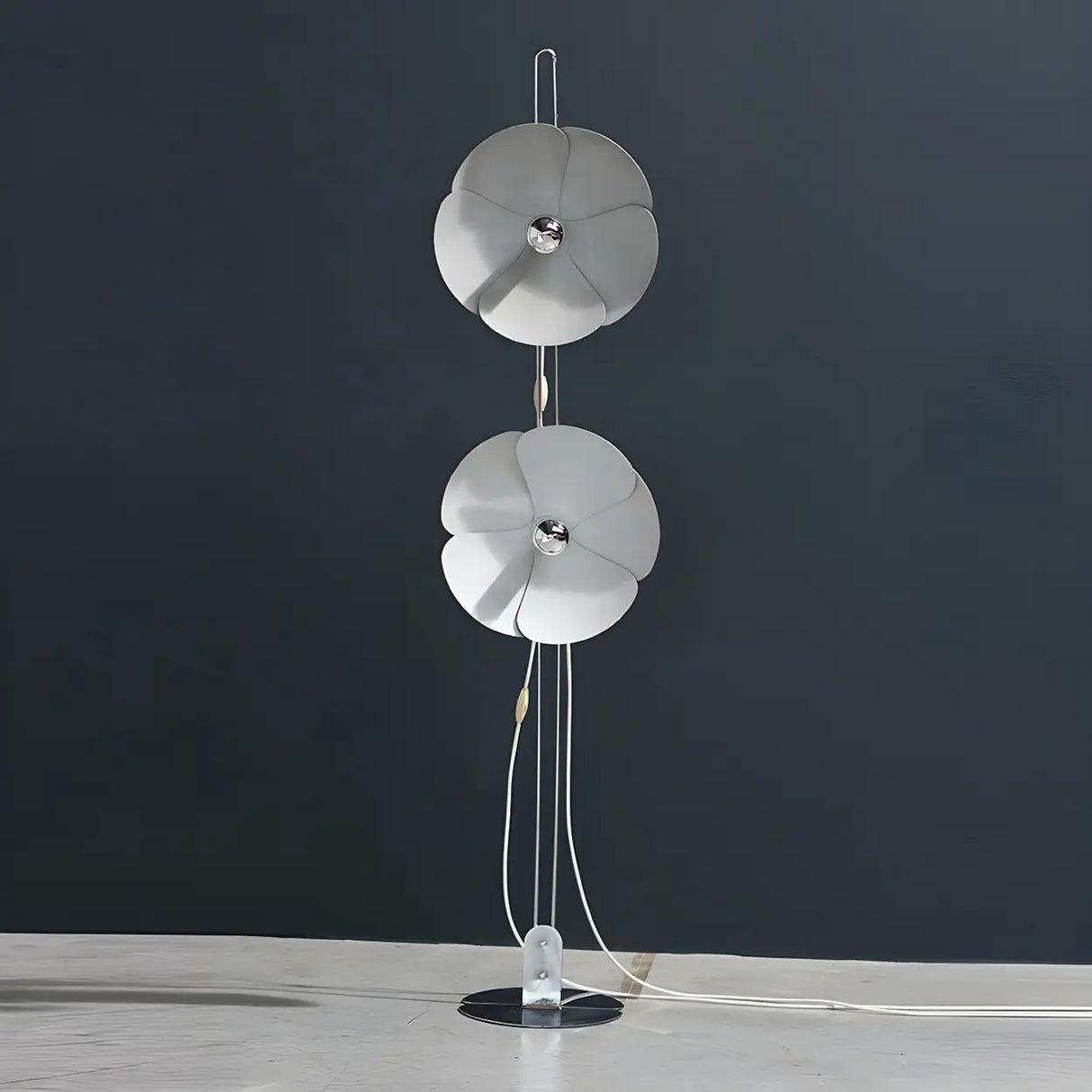 2-Light Modern Silver Flower-Shaped LED Floor Lamp Image - 11