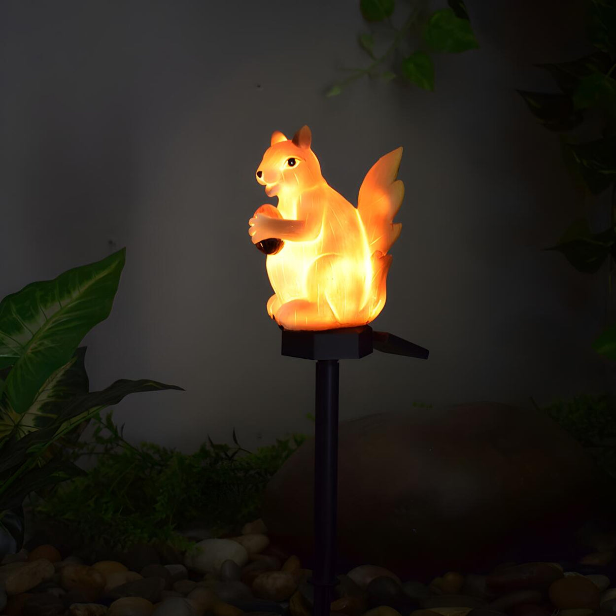 Artistic Squirrel-Shaped LED Lawn Landscape Lighting Image - 1