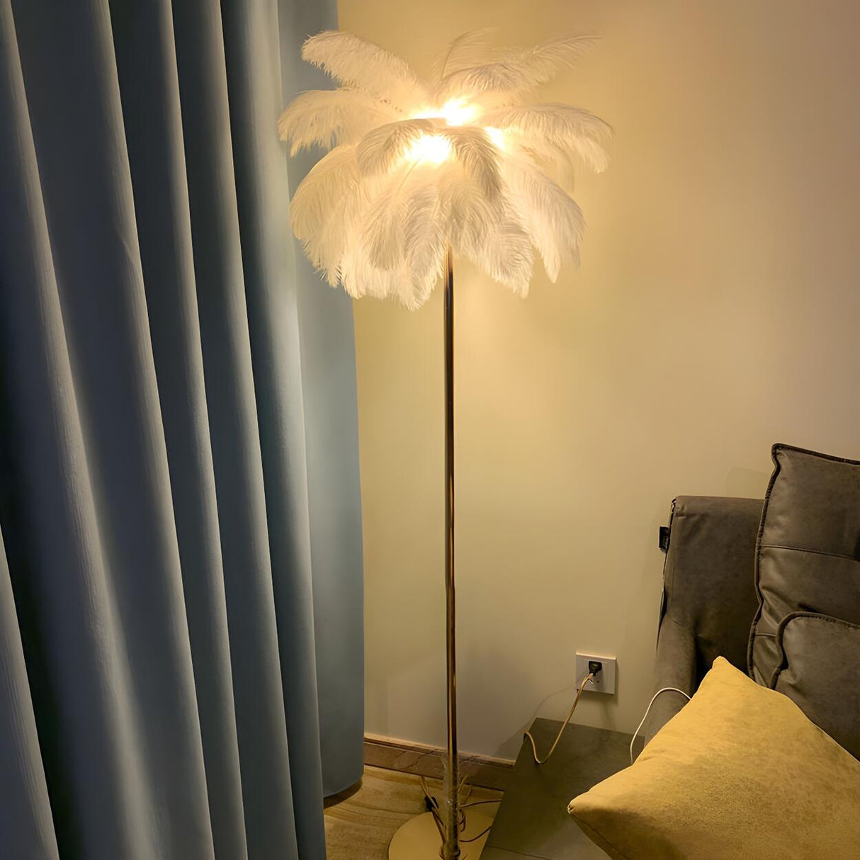 Artistic White Feather Modern Metal LED Floor Lamp Image - 15