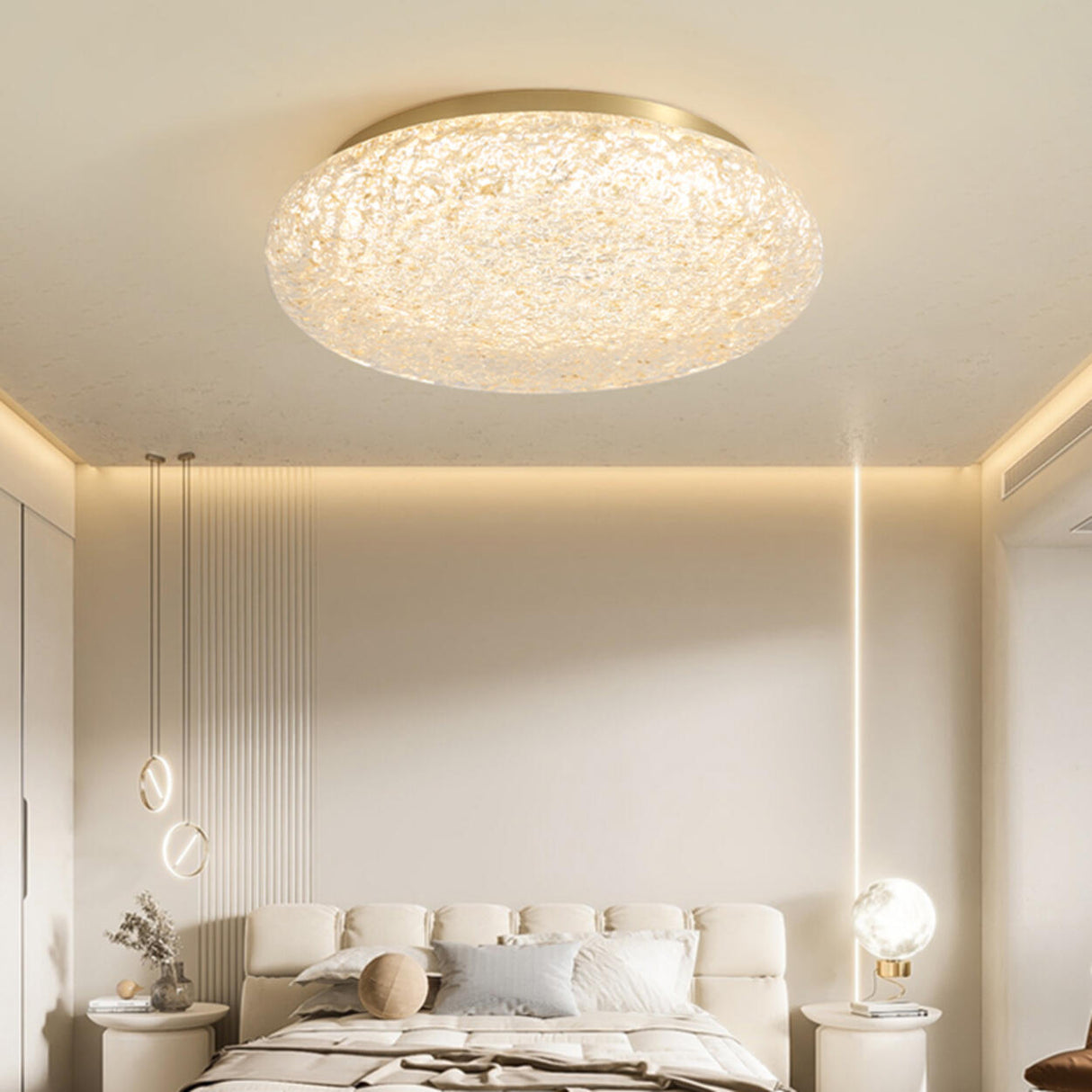 Bedroom Gold Resin Round Flush Mount Ceiling Light Image - 1