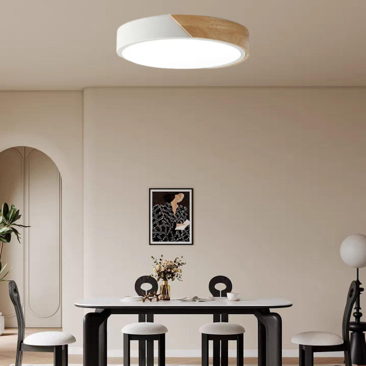 Bedroom Modern Circle LED Flush Mount Ceiling Light Image - 4