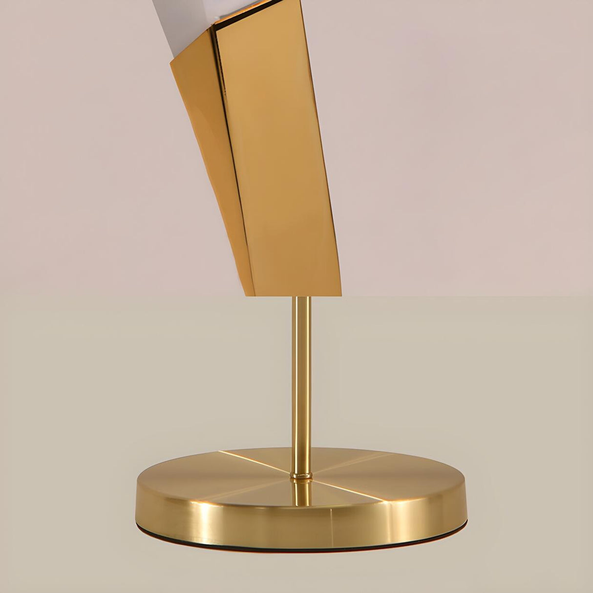 Bedside Bird-Shaped Artistic Gold Stand Floor Lamp Image - 15