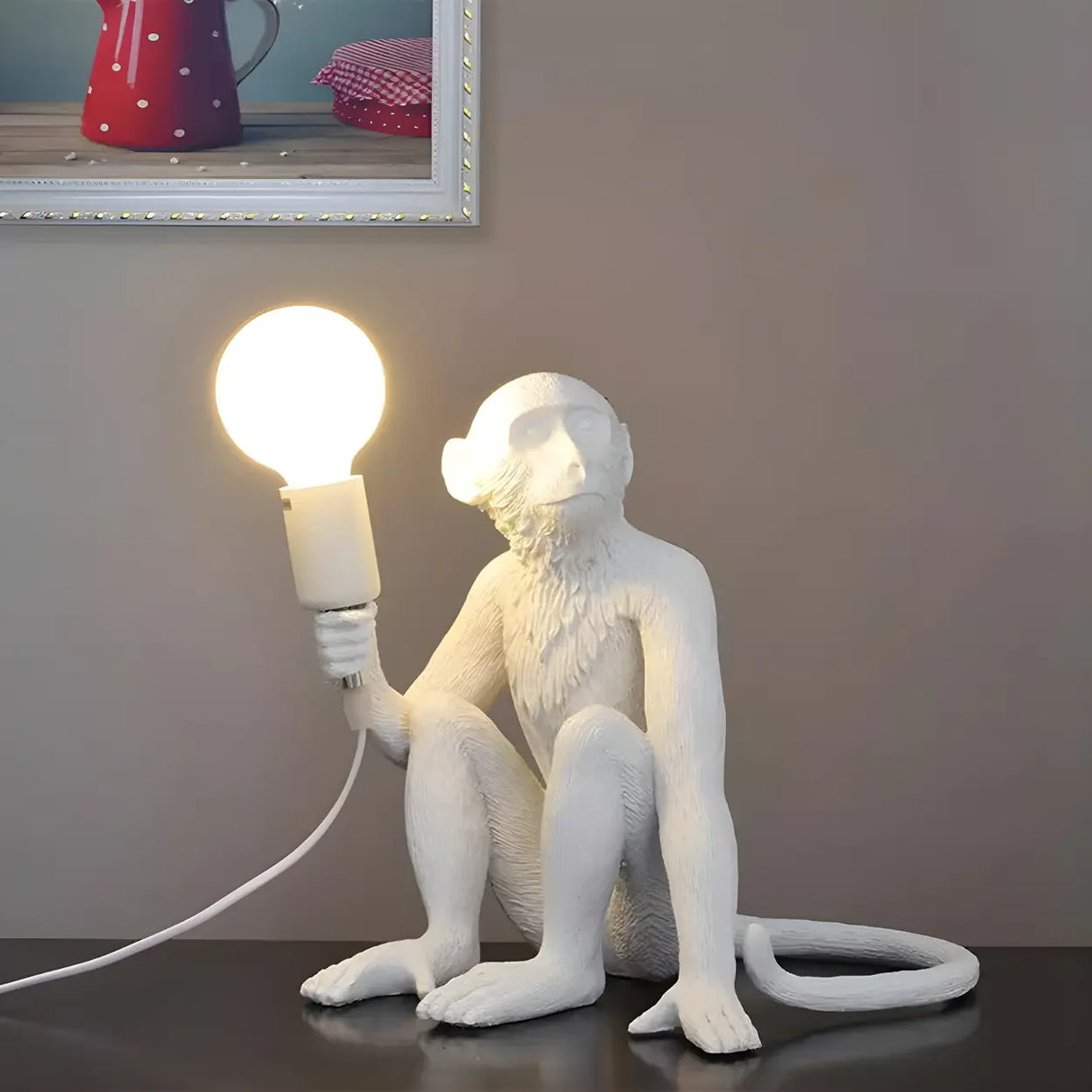 Black Chic Creative Resin Monkey Decor Table Lamp Image - 4