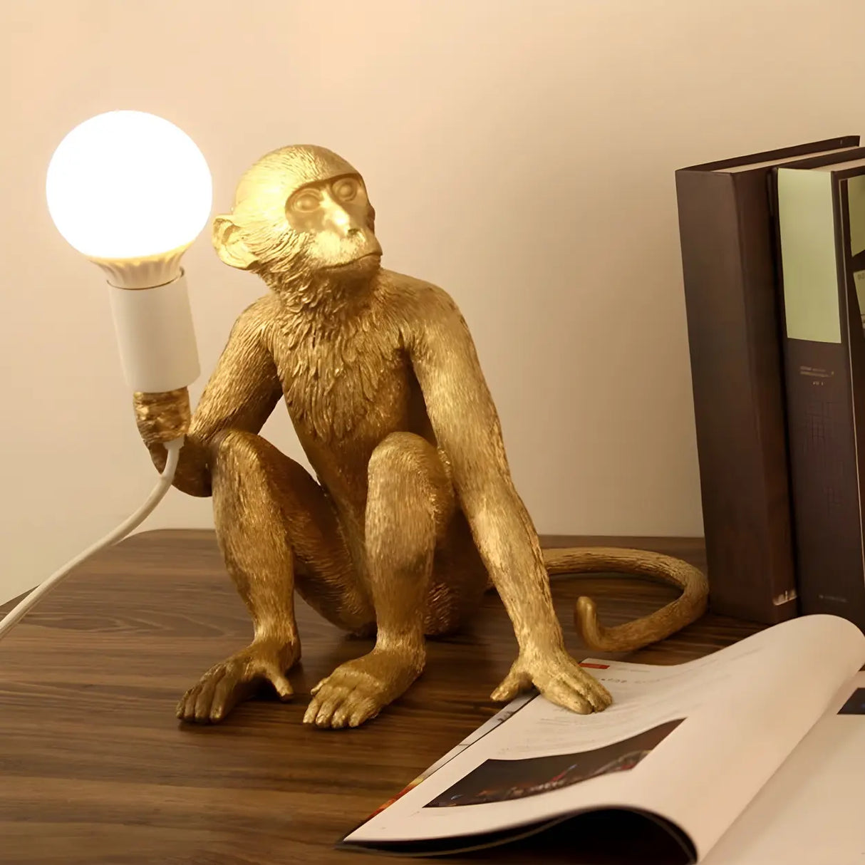 Black Chic Creative Resin Monkey Decor Table Lamp Image - 5