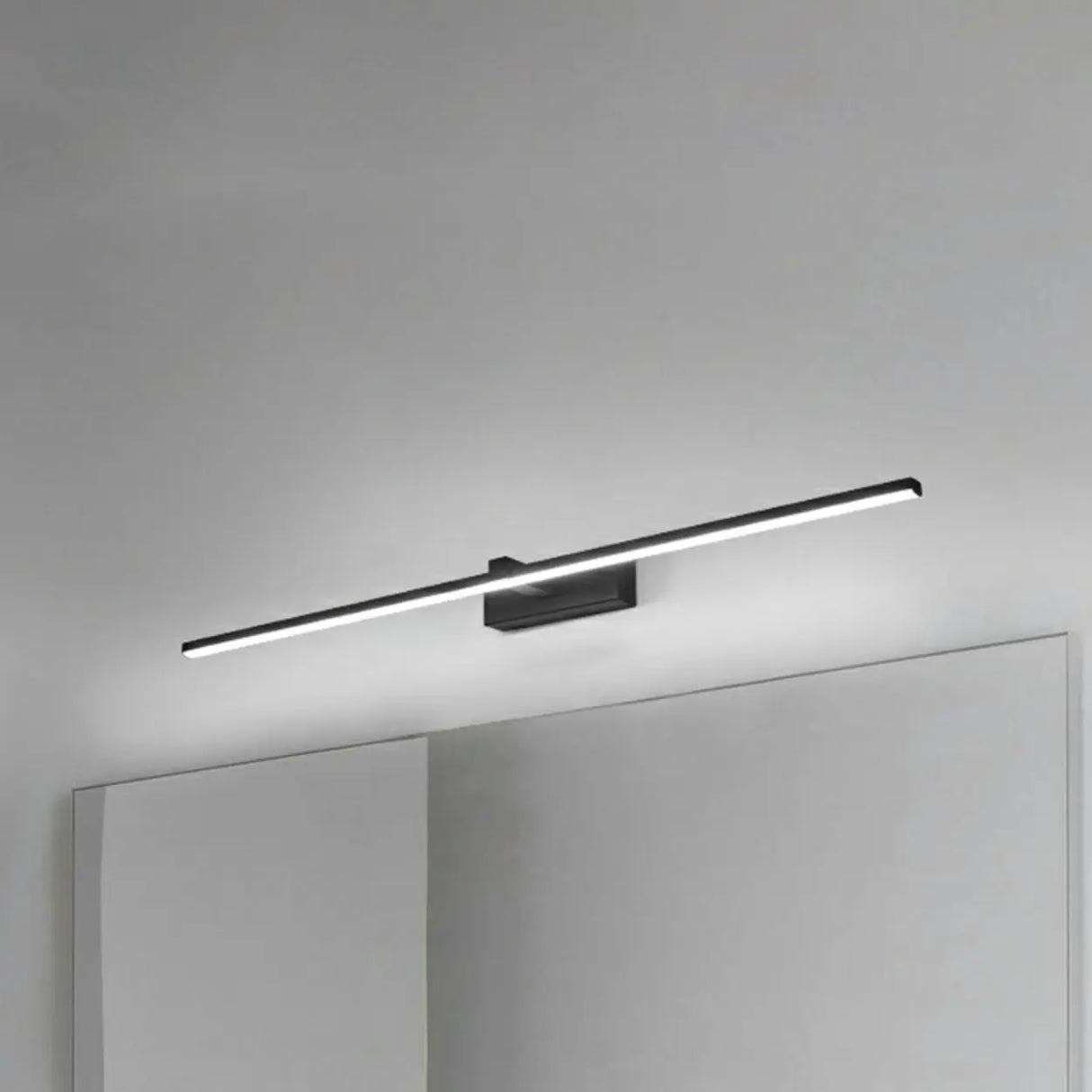 Black Modern Linear LED Bathroom Metal Vanity Light Image - 4