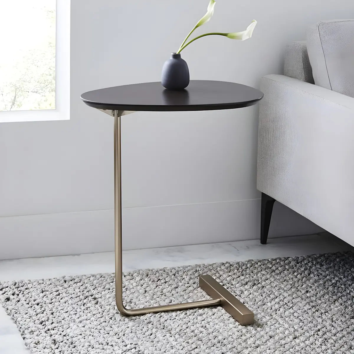 C-Shaped Metal Black Minimalist Pine Wood Side Table Image - 1