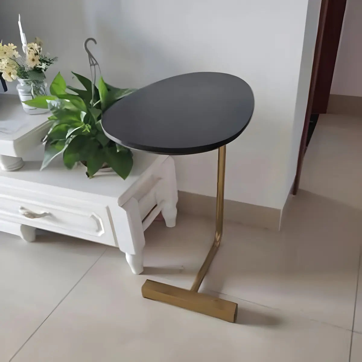 C-Shaped Metal Black Minimalist Pine Wood Side Table Image - 2