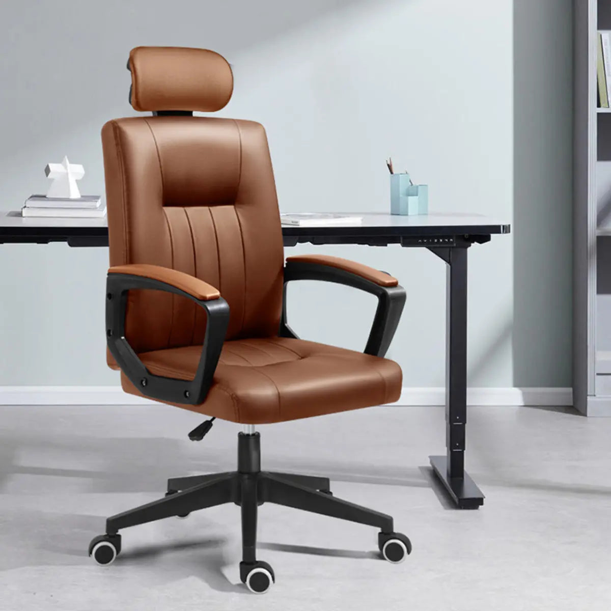 Casual Swivel Ergonomic High-Back Leather Office Chair Image - 2