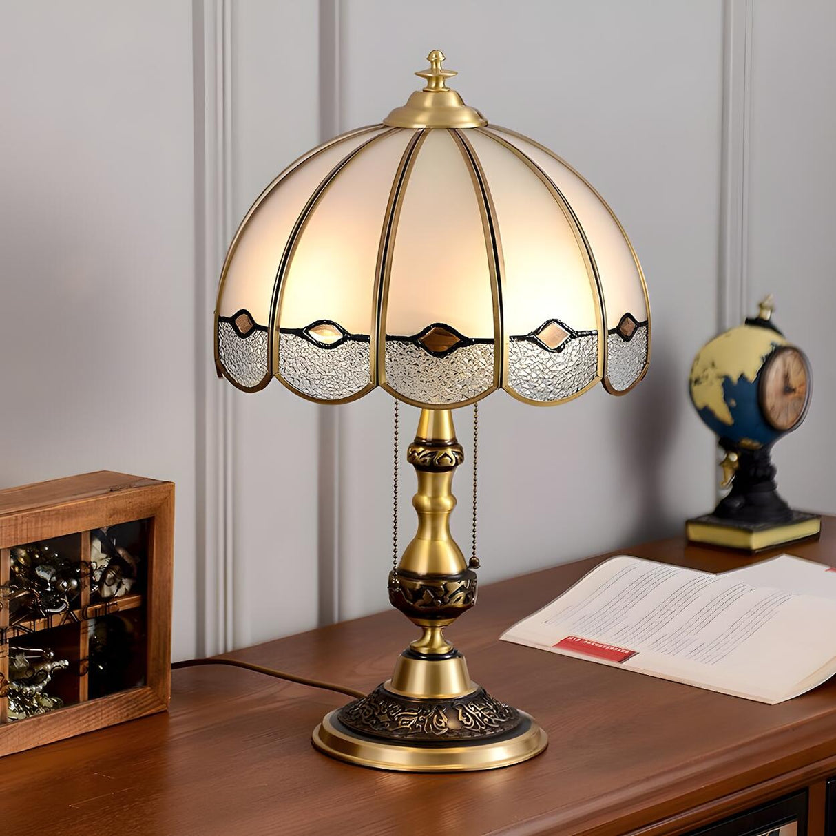 Classic Tiffany Golden Glass Dome Metal Table Lamp Image - 1