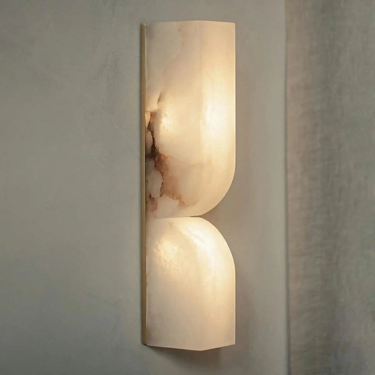 Contemporary Alabaster Curved Geometric White Wall Lamp Image - 1