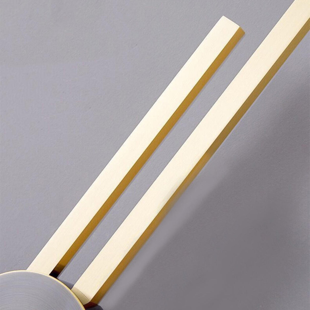 Contemporary Black and Gold Linear Metal Wall Sconce Image - 13