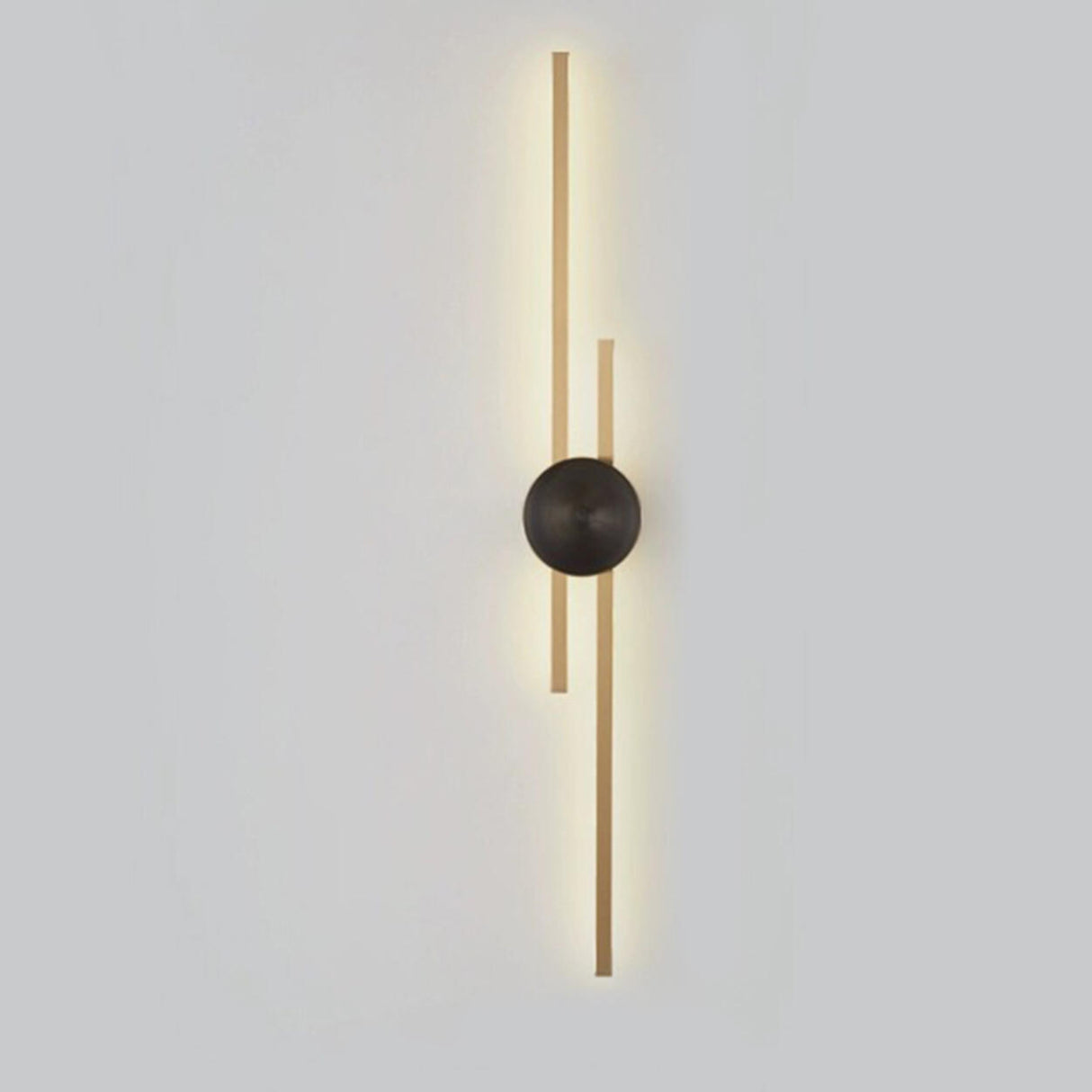 Contemporary Black and Gold Linear Metal Wall Sconce Image - 5