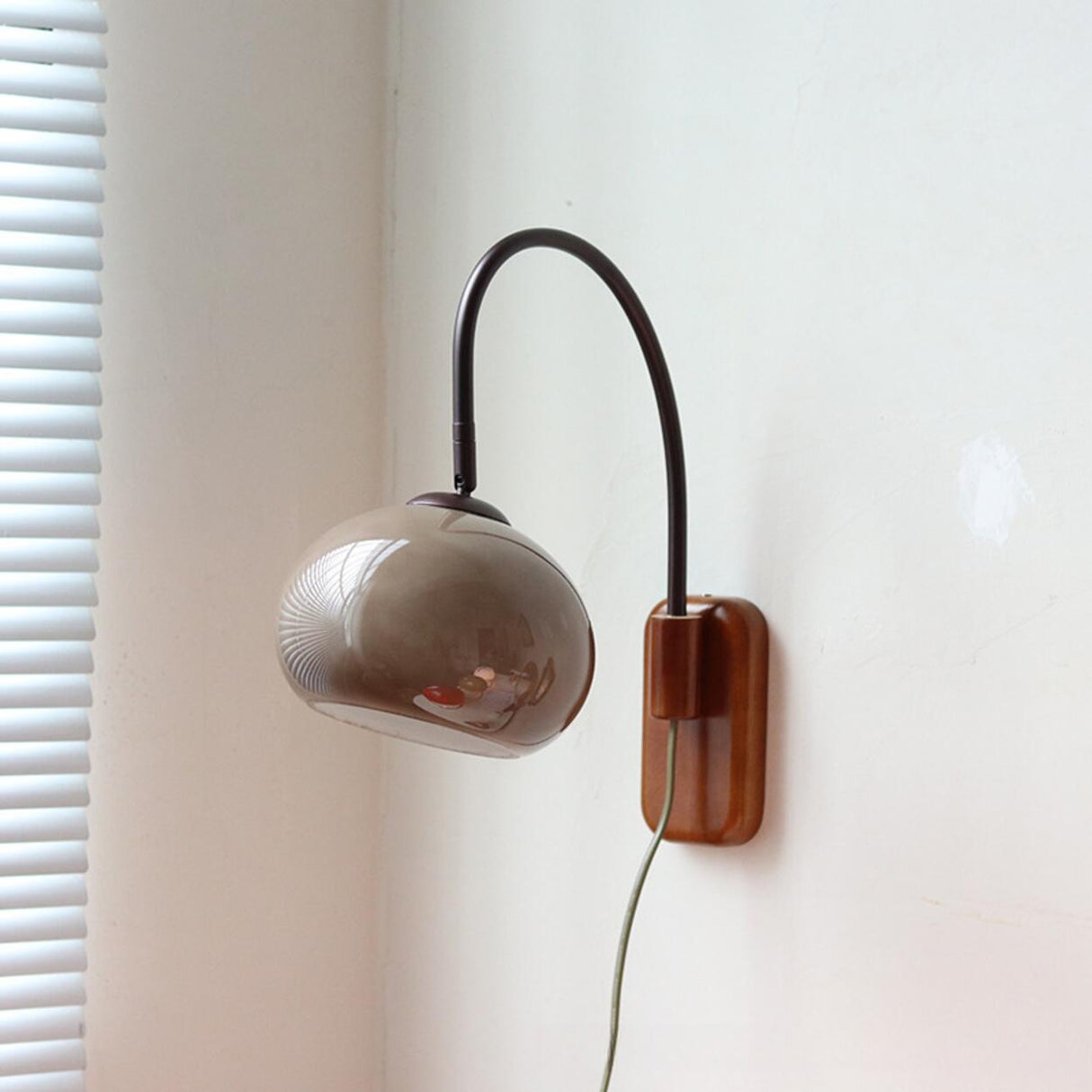 Contemporary Drum Amber Glass Wall Sconce Image - 13