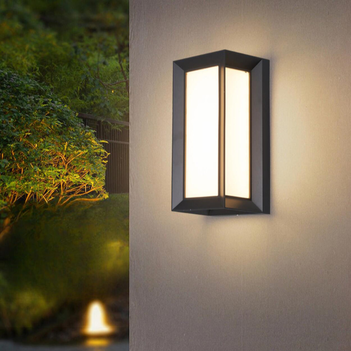 Contemporary Rectangular Black Outdoor Wall Sconce Image - 8