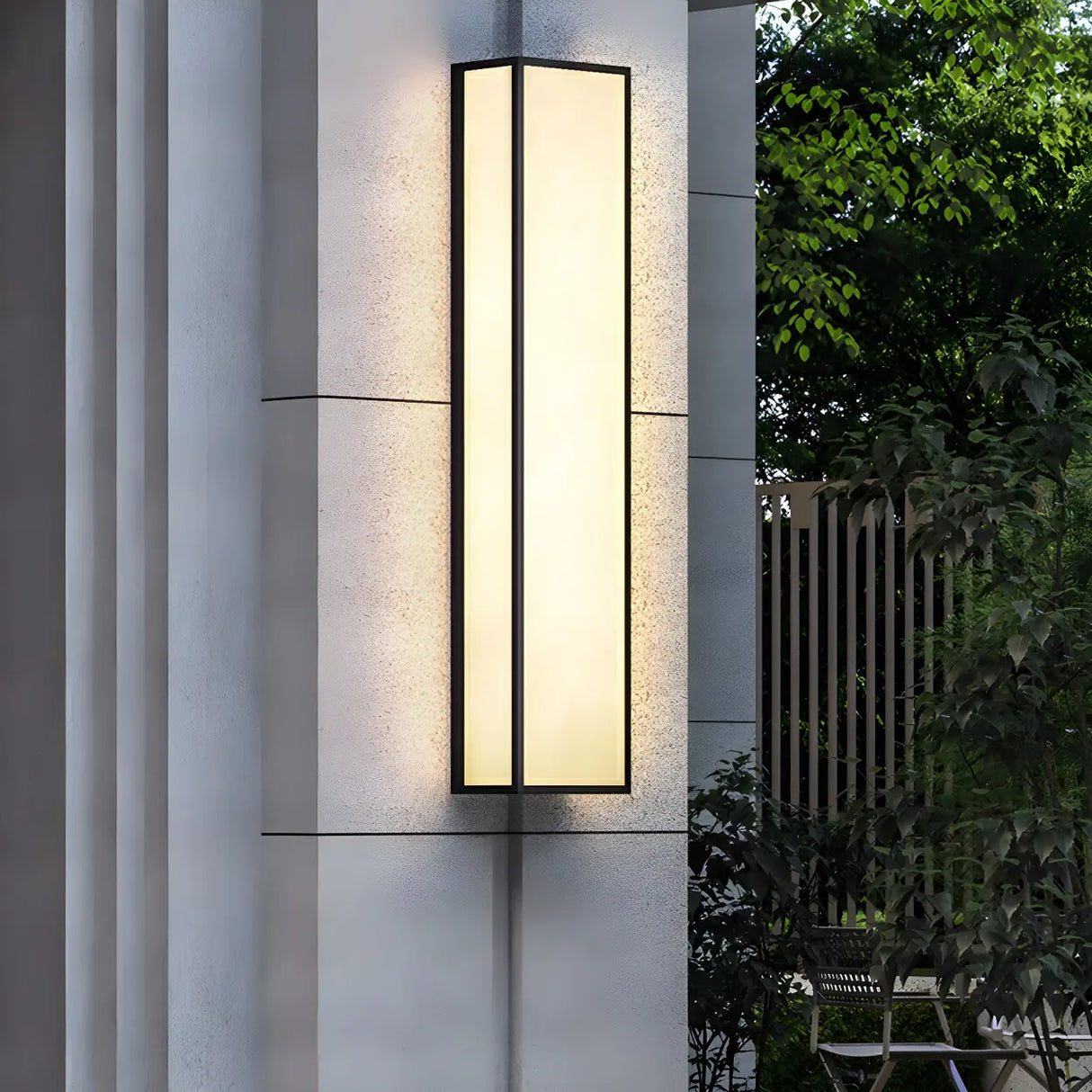 Contemporary Vertical Metal Resin External Wall Light Image - 1