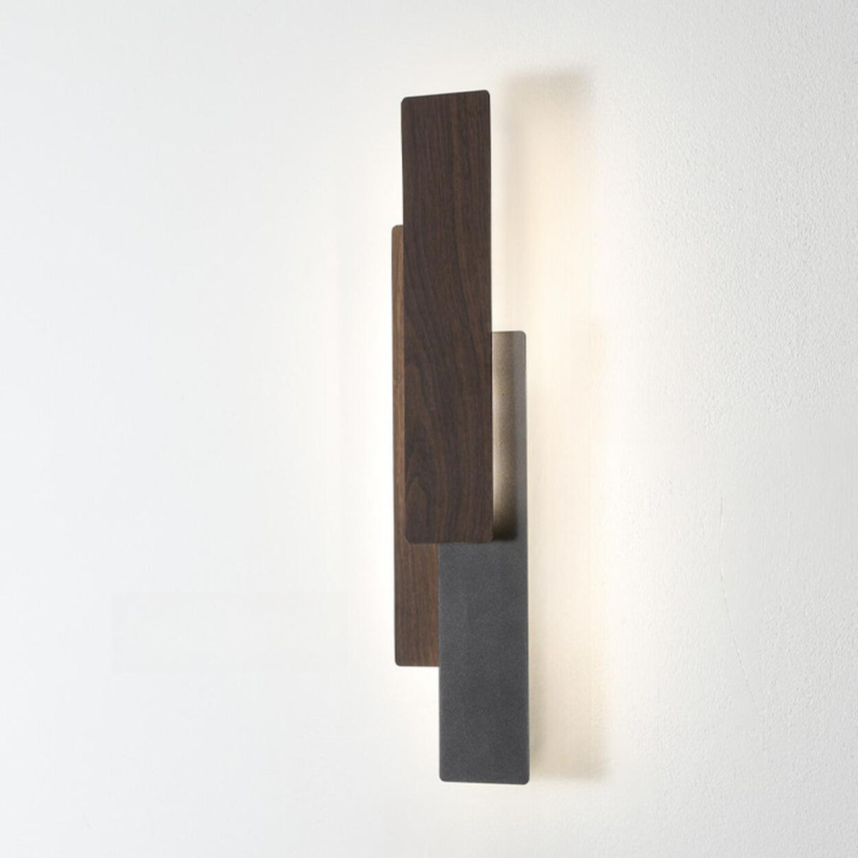 Contemporary Vertical Tiered Wall Sconce Image - 7