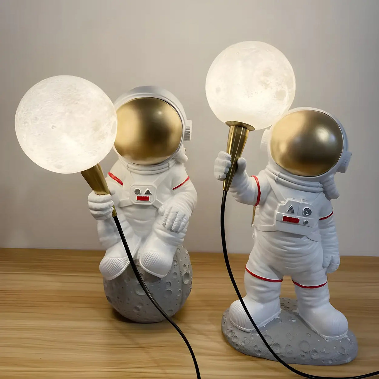 Creative Astronaut Resin Moonlight Globe Table Lamp Image - 1