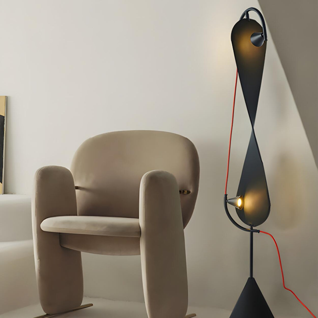 Creative Black Hourglass Metal LED Floor Lamp Image - 1