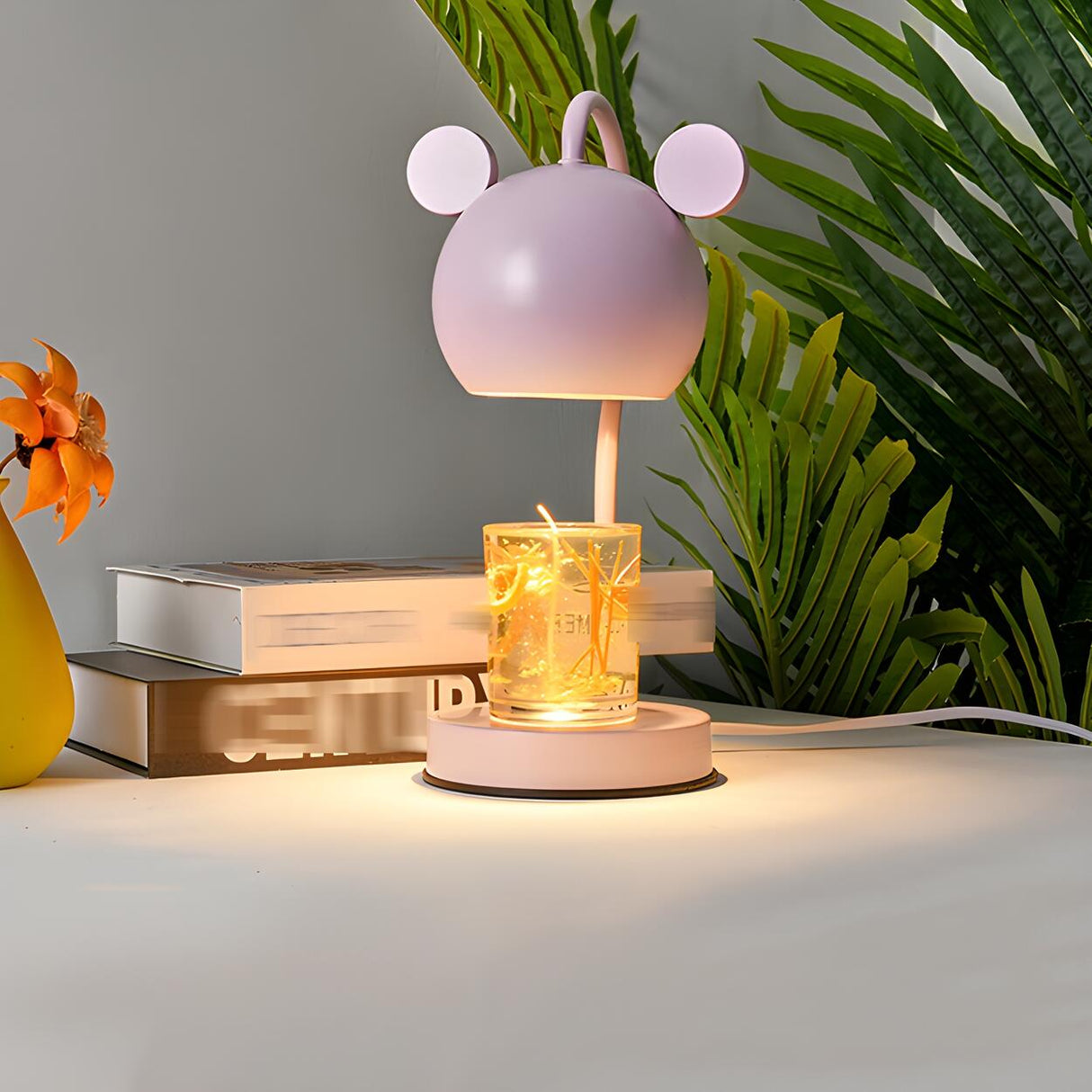 Creative Cute Bear Shade Curved Metal Candle Table Lamp Image - 15