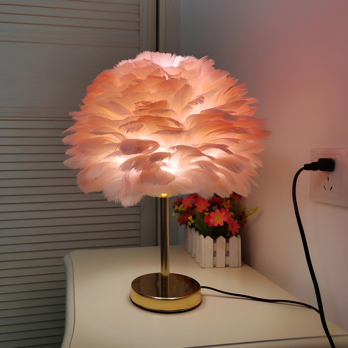 Creative Feather Shade Bedroom Decorative Table Lamp Image - 16