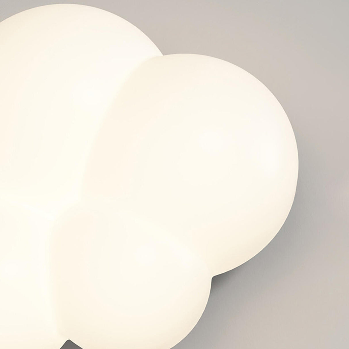 Creative Kids' Room White Cloud-Shaped LED Wall Light Image - 12