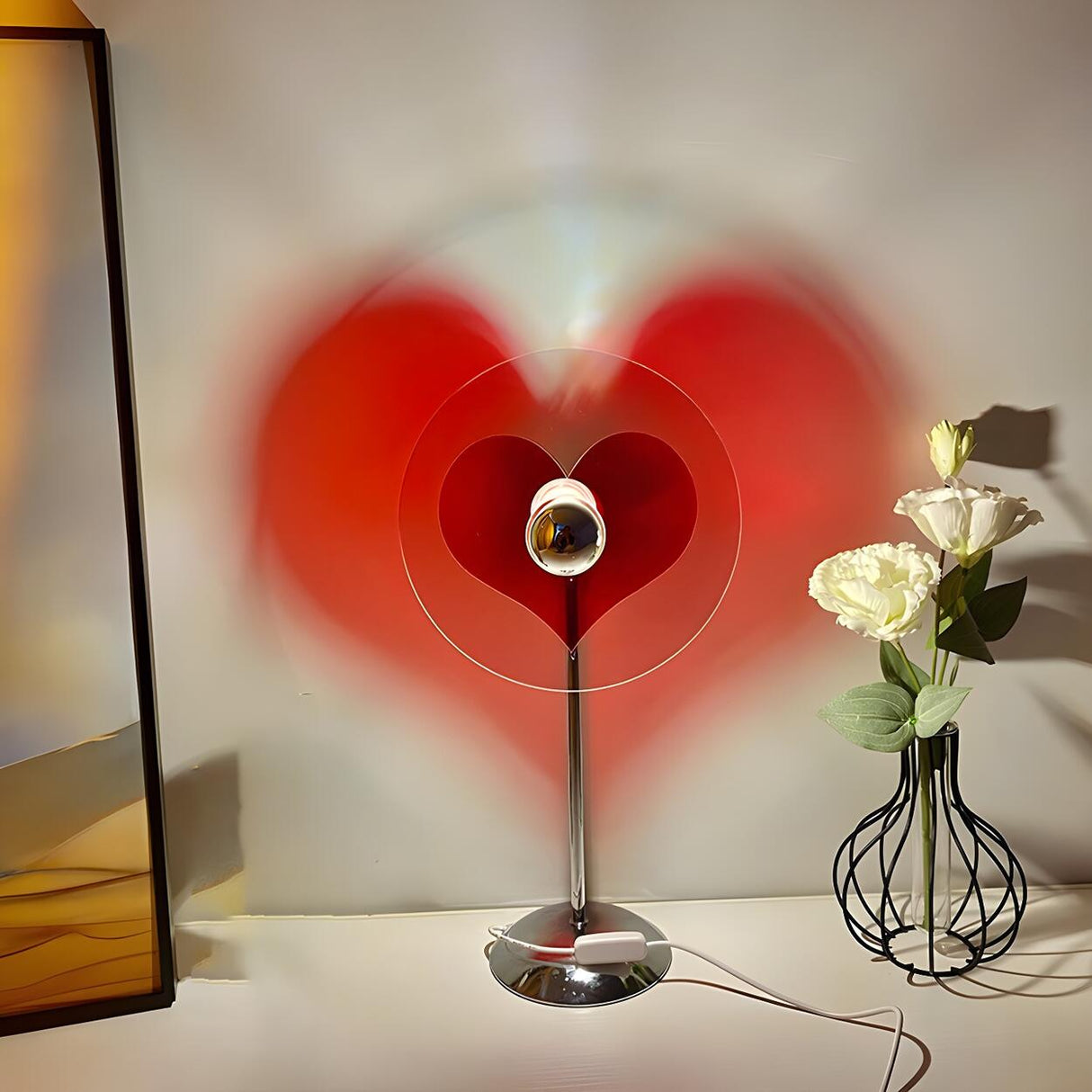 Creative Red Heart-Shaped Circle Shape Table Lamp Image - 1