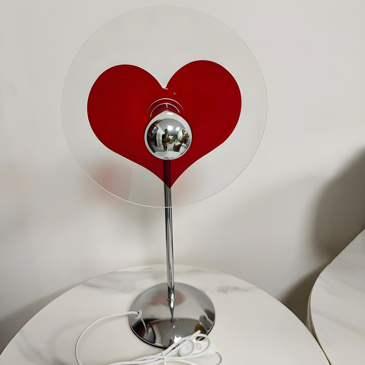 Creative Red Heart-Shaped Circle Shape Table Lamp Image - 10