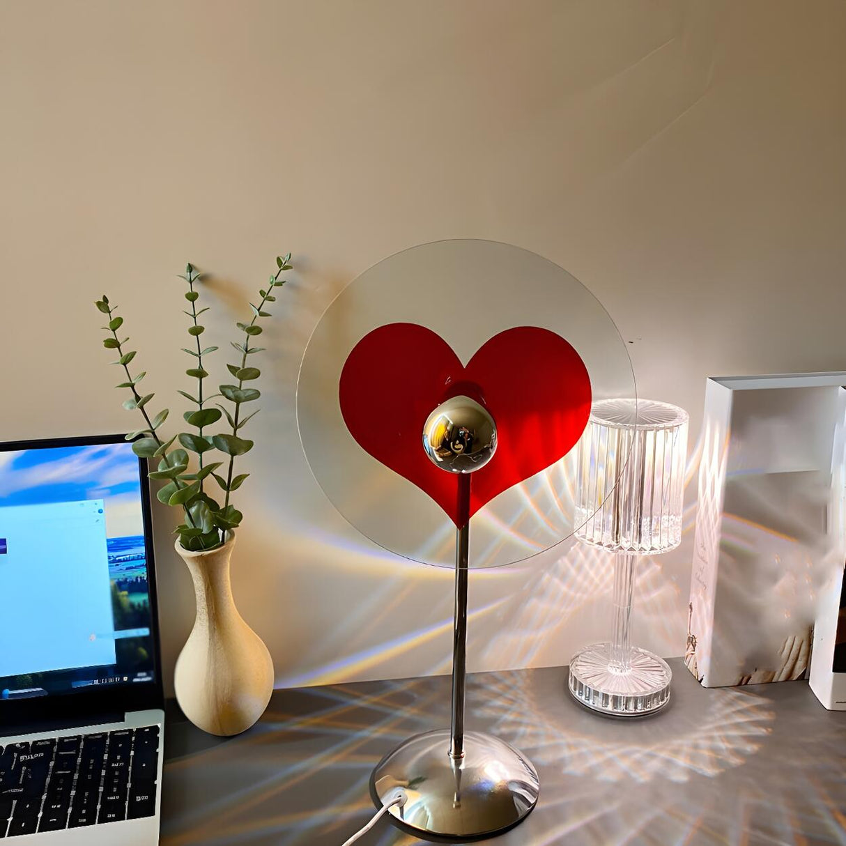 Creative Red Heart-Shaped Circle Shape Table Lamp Image - 4