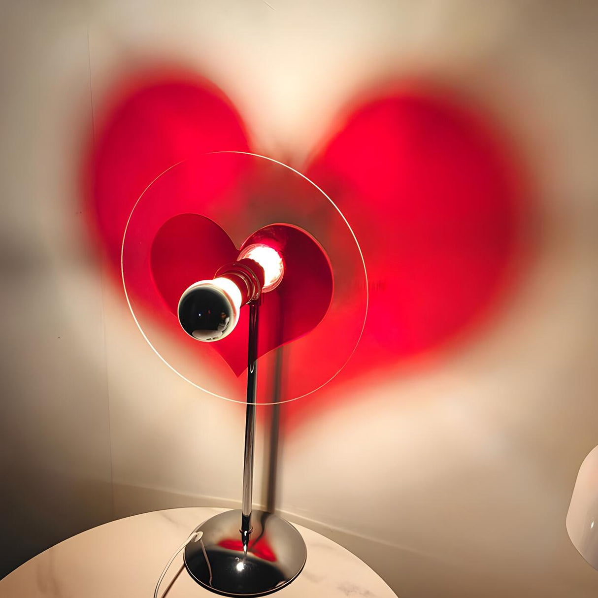 Creative Red Heart-Shaped Circle Shape Table Lamp Image - 8