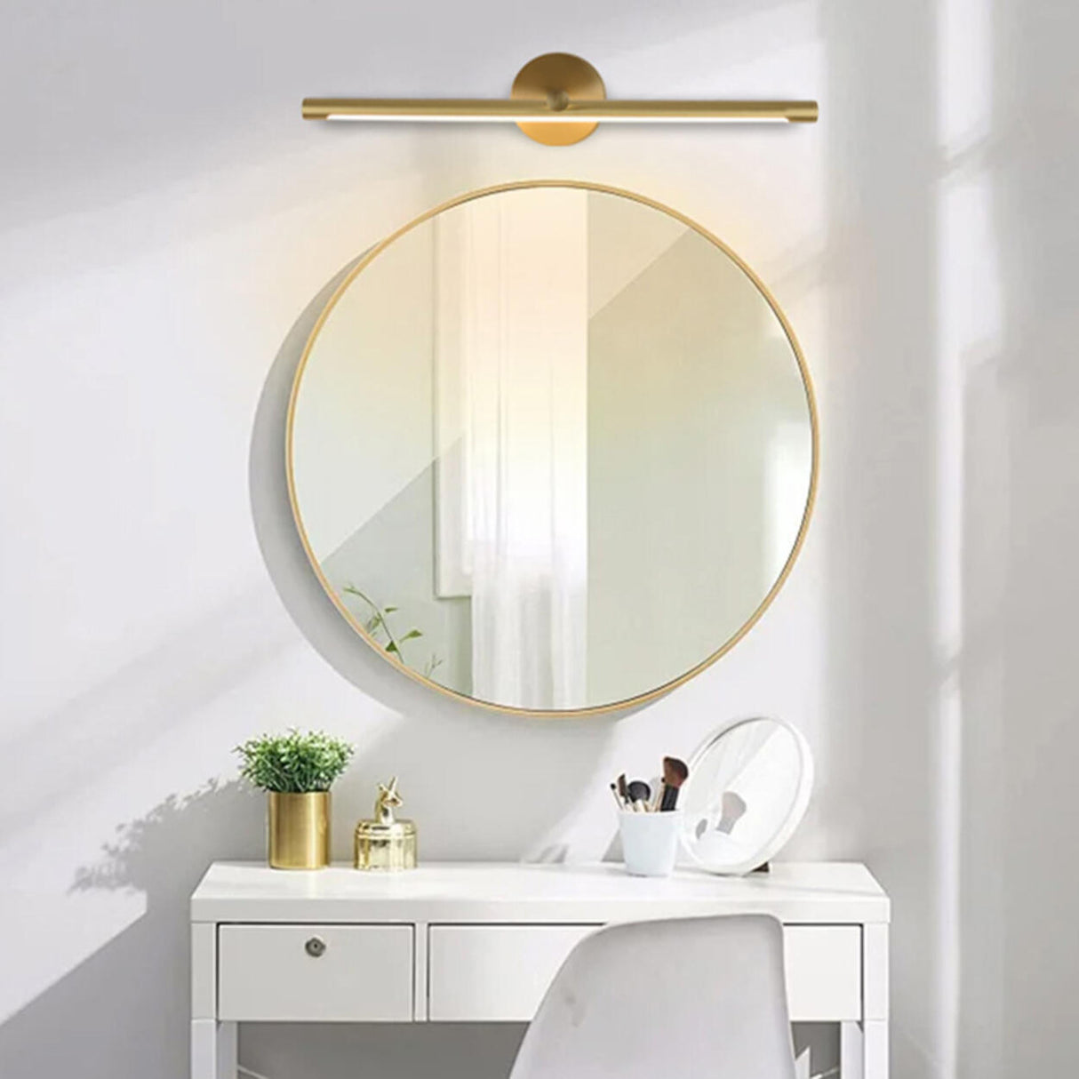 Elegant Brushed Gold Cylinder LED Vanity Wall Light Image - 3