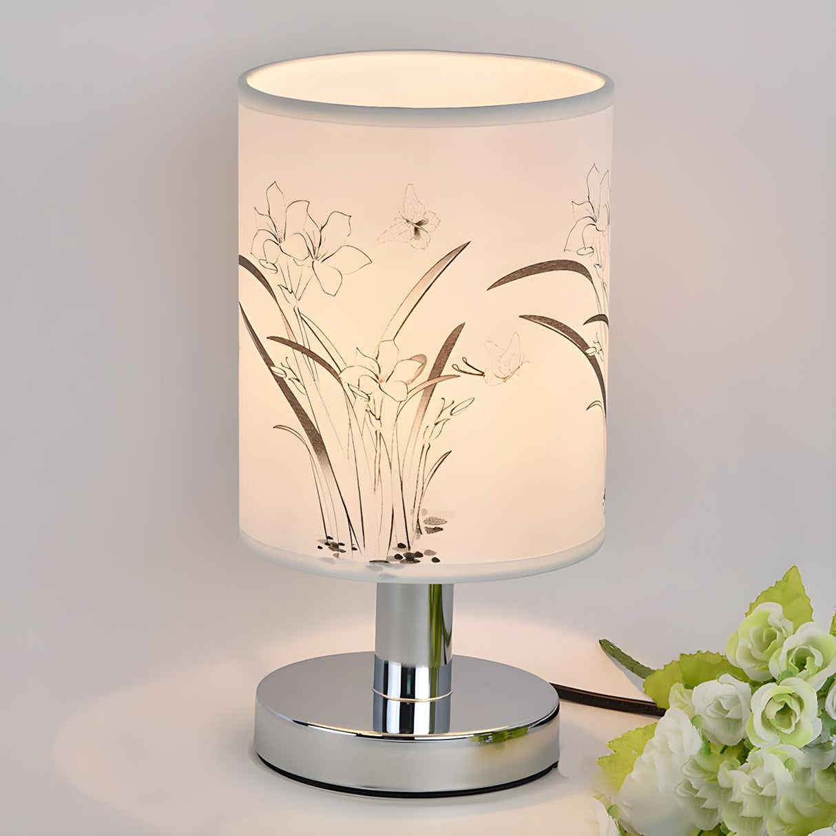 Elegant Fabric Cylinder Shape Grass Decor Table Lamp Image - 7