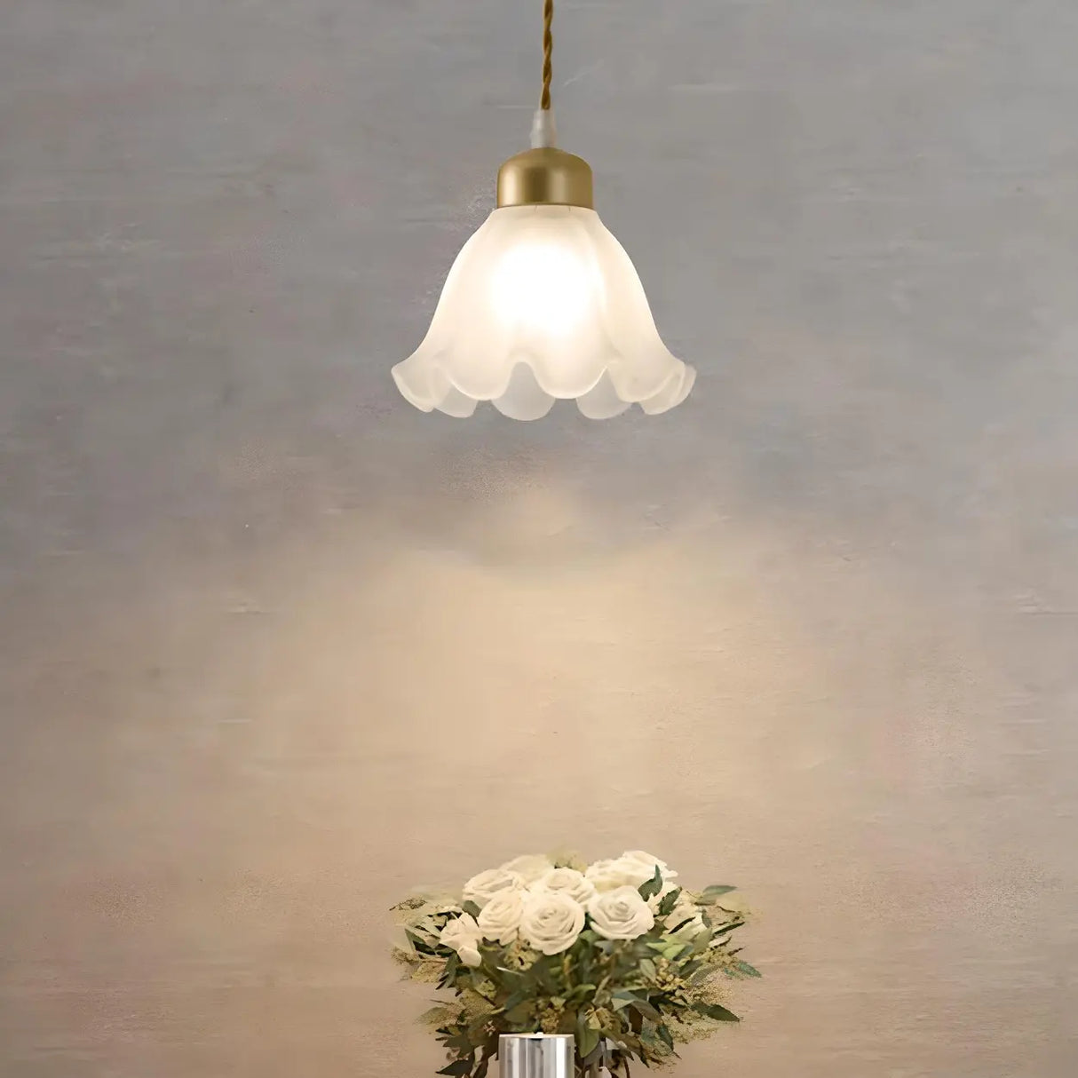 Elegant Floral Glass Pendant Light Adjustable Height Image - 1