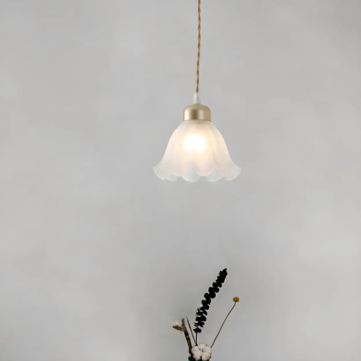 Elegant Floral Glass Pendant Light Adjustable Height Image - 3