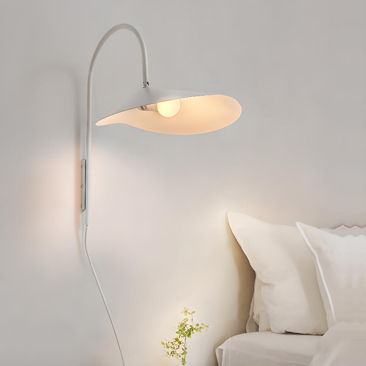 Elegant Geometric Bedside LED Wall Sconce Lights Image - 1