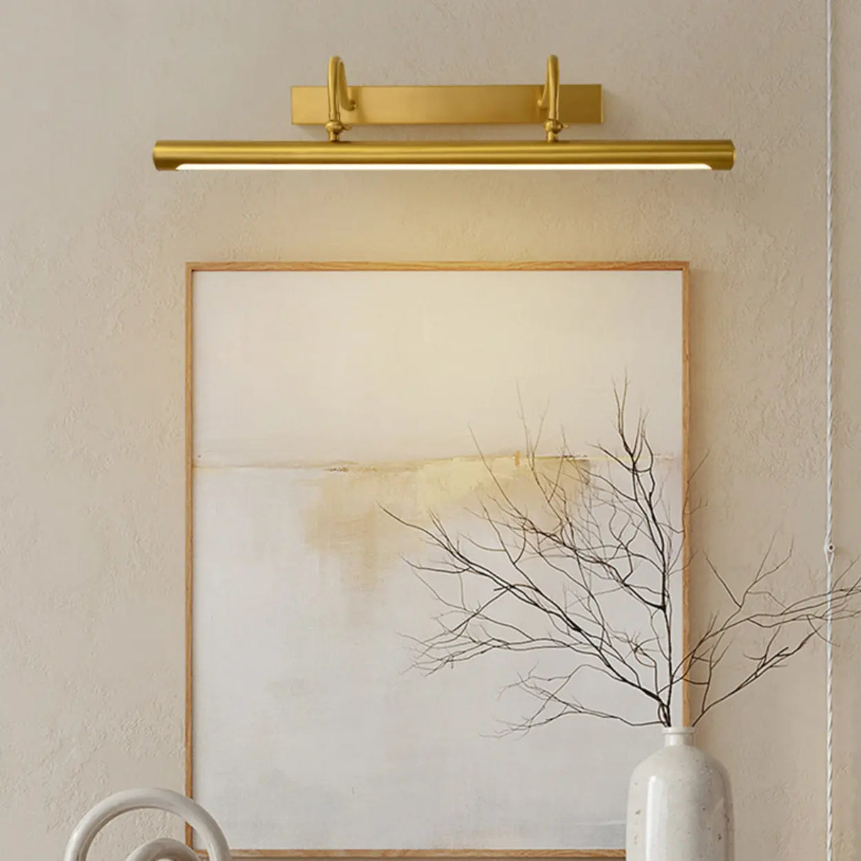 Elegant Gold Straight Linear Vanity Mirror Light Image - 3