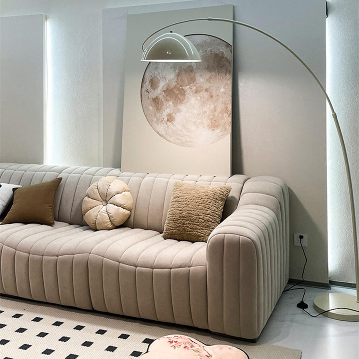 Elegant Living Room Wide Dome Curved Metal Floor Lamp Image - 4