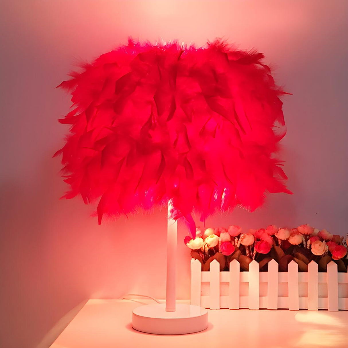 Elegant Romantic Feather Shade Decorative Table Lamp Image - 3