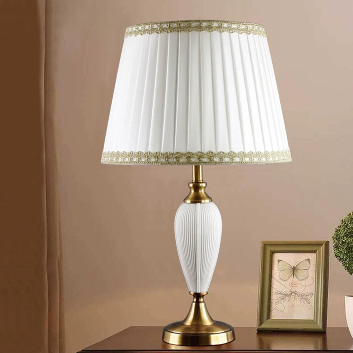 Elegant Romantic Pink Vase Base LED Metal Table Lamp Image - 3