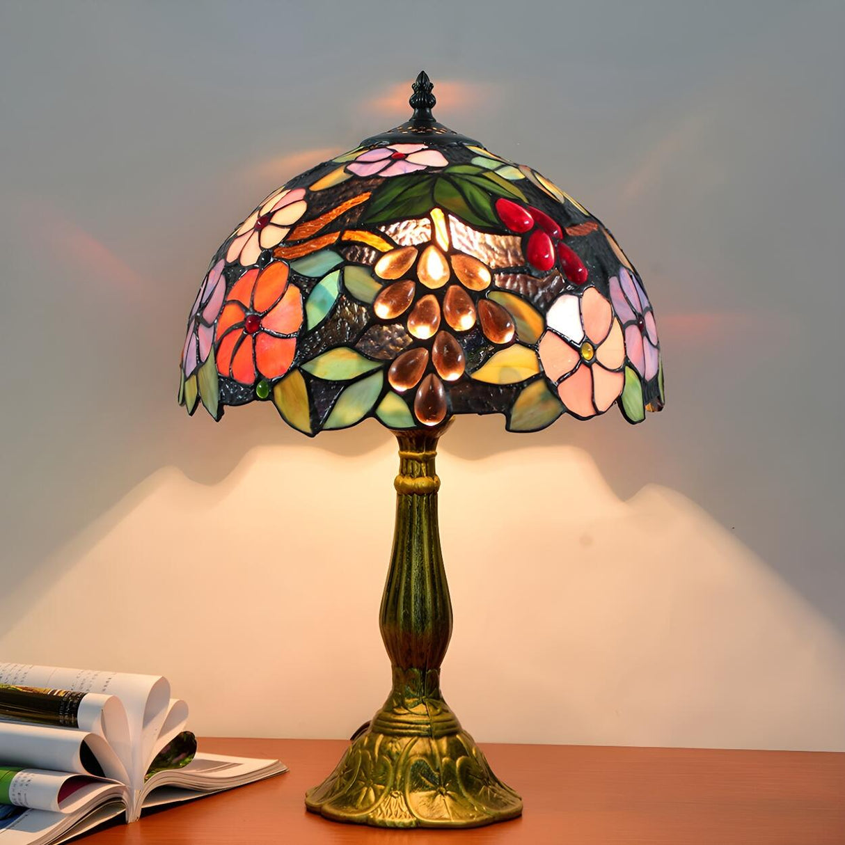 Elegant Tiffany Stained Glass Dome Decor Table Lamp Image - 13