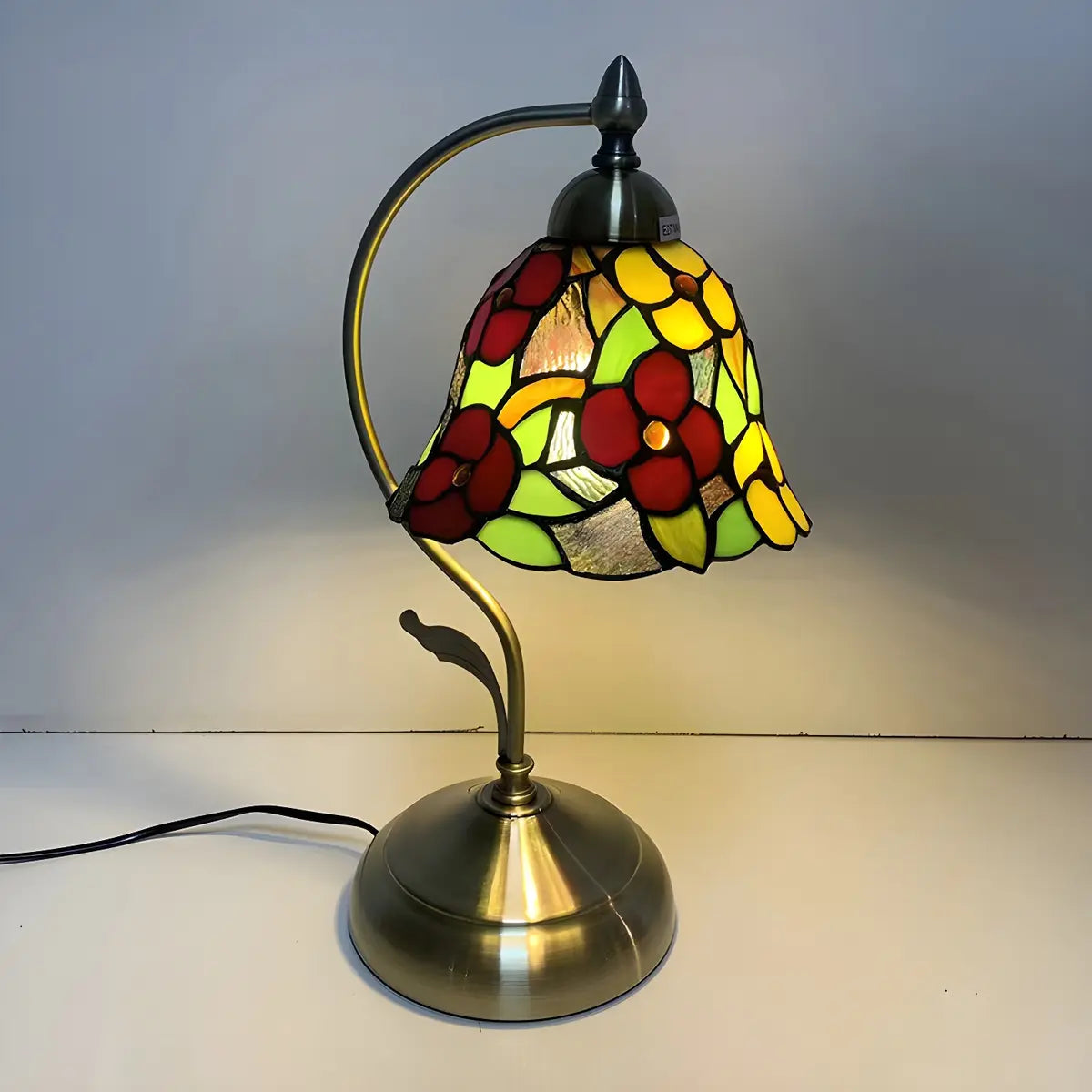 Elegant Tiffany Tapered Glass Shade Metal Table Lamp Image - 11