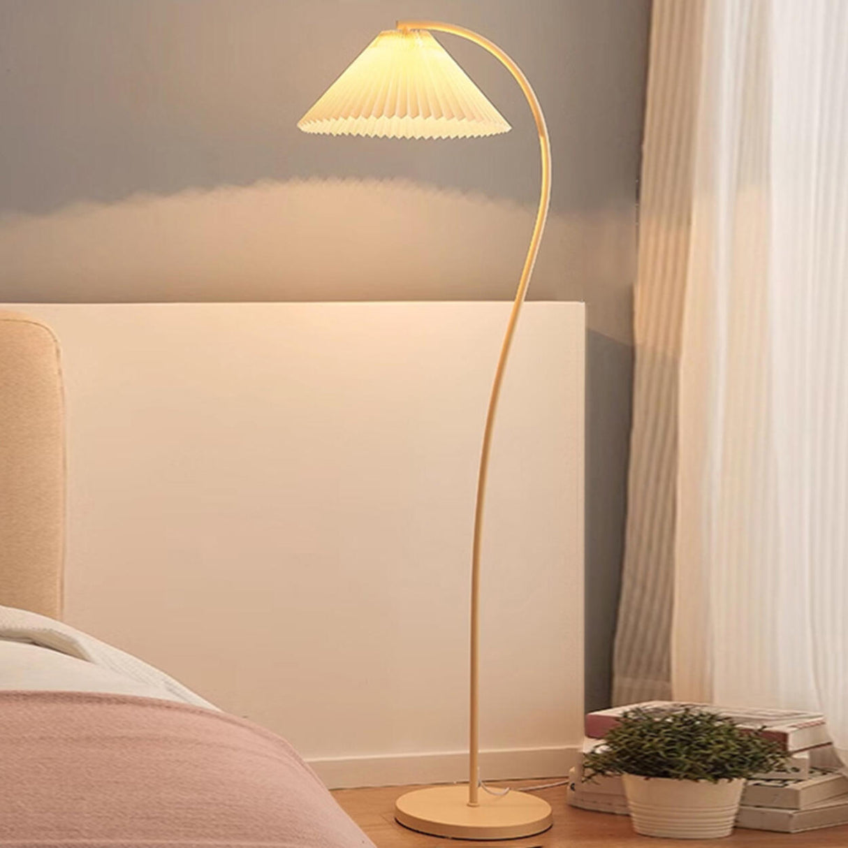 Exquisite Floral White Curved Metal LED Floor Lamp Image - 7