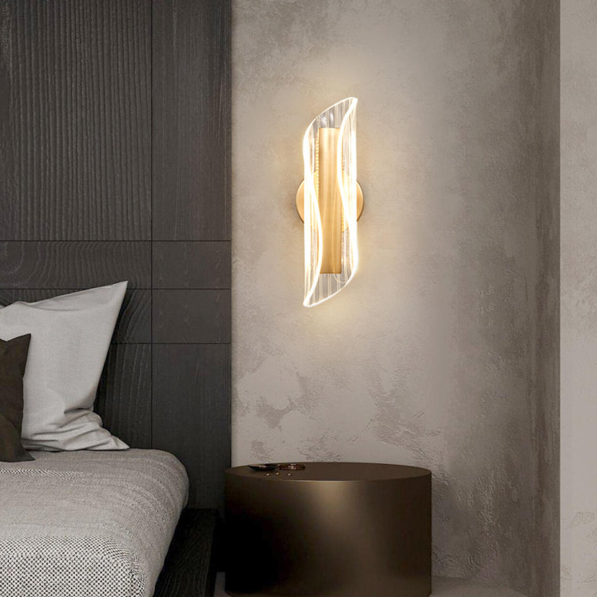 Exquisite Gold Metal Wavy LED Acrylic Wall Sconce Image - 3