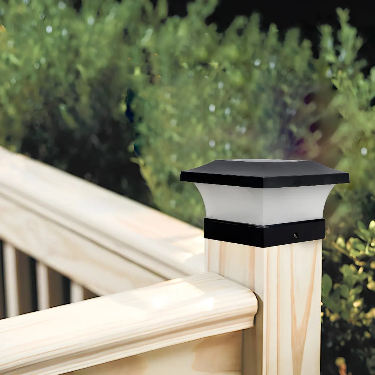 Fashion Square Metal Black Outdoor Fence Table Lamp Image - 1