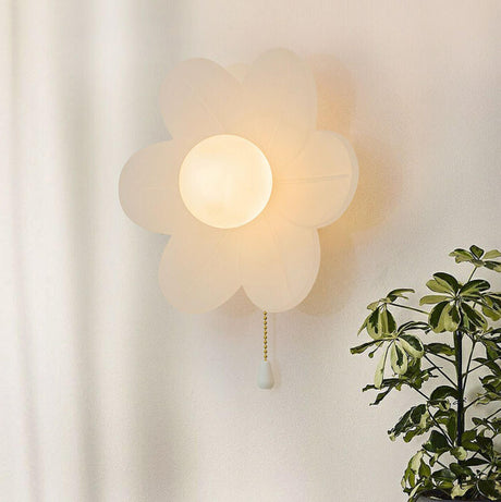 Flower-Shaped Wall Sconce with Pull Chain Switch Image - 1