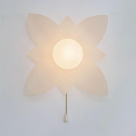 Flower-Shaped Wall Sconce with Pull Chain Switch Image - 2