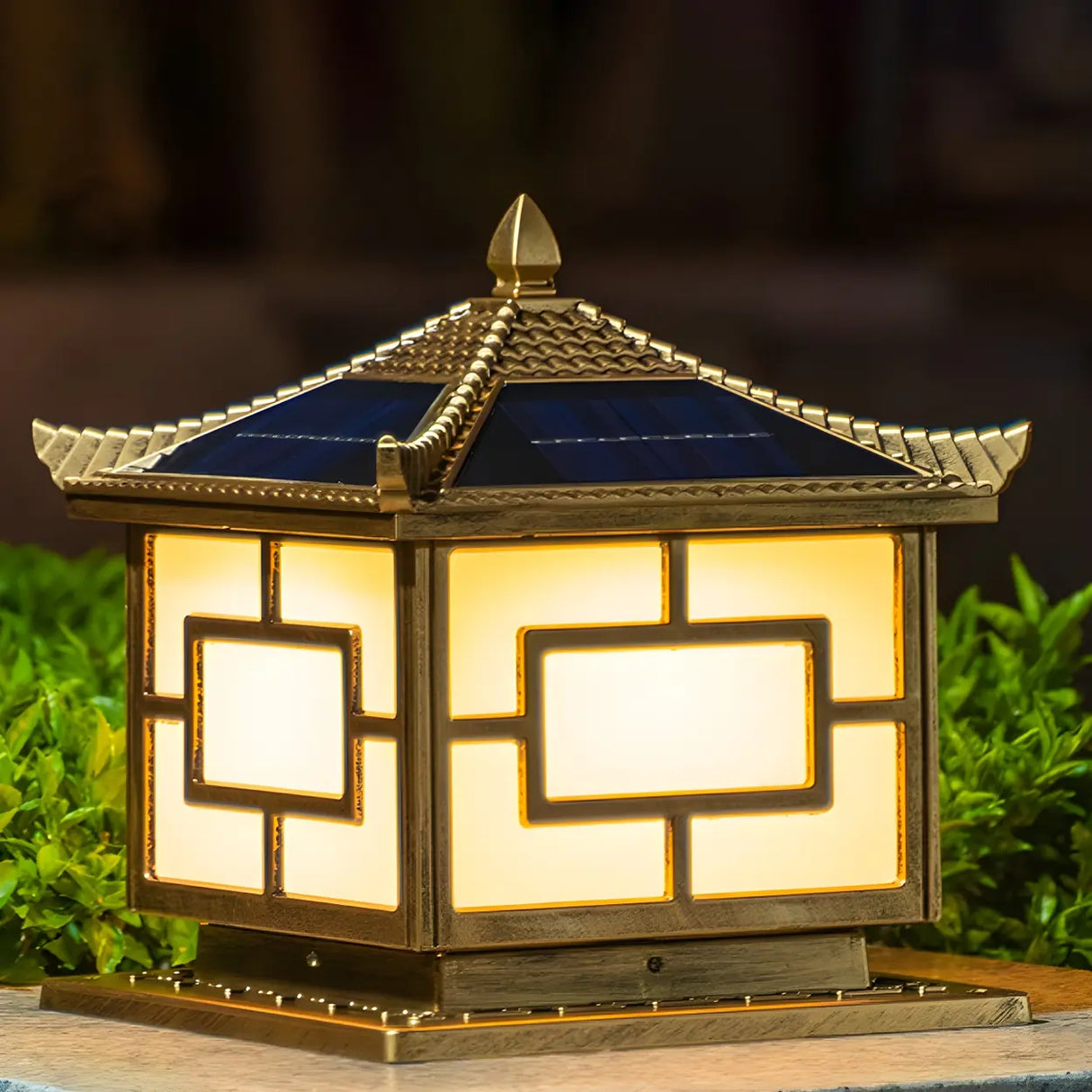 Golden Classical Chinese Garden Solar Outdoor Lamp Image - 15