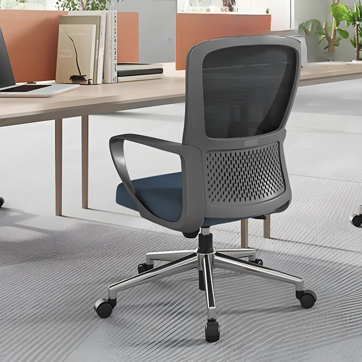 Grey Medium Lumbar Support Modern Mesh Swivel Office Chair Image - 1