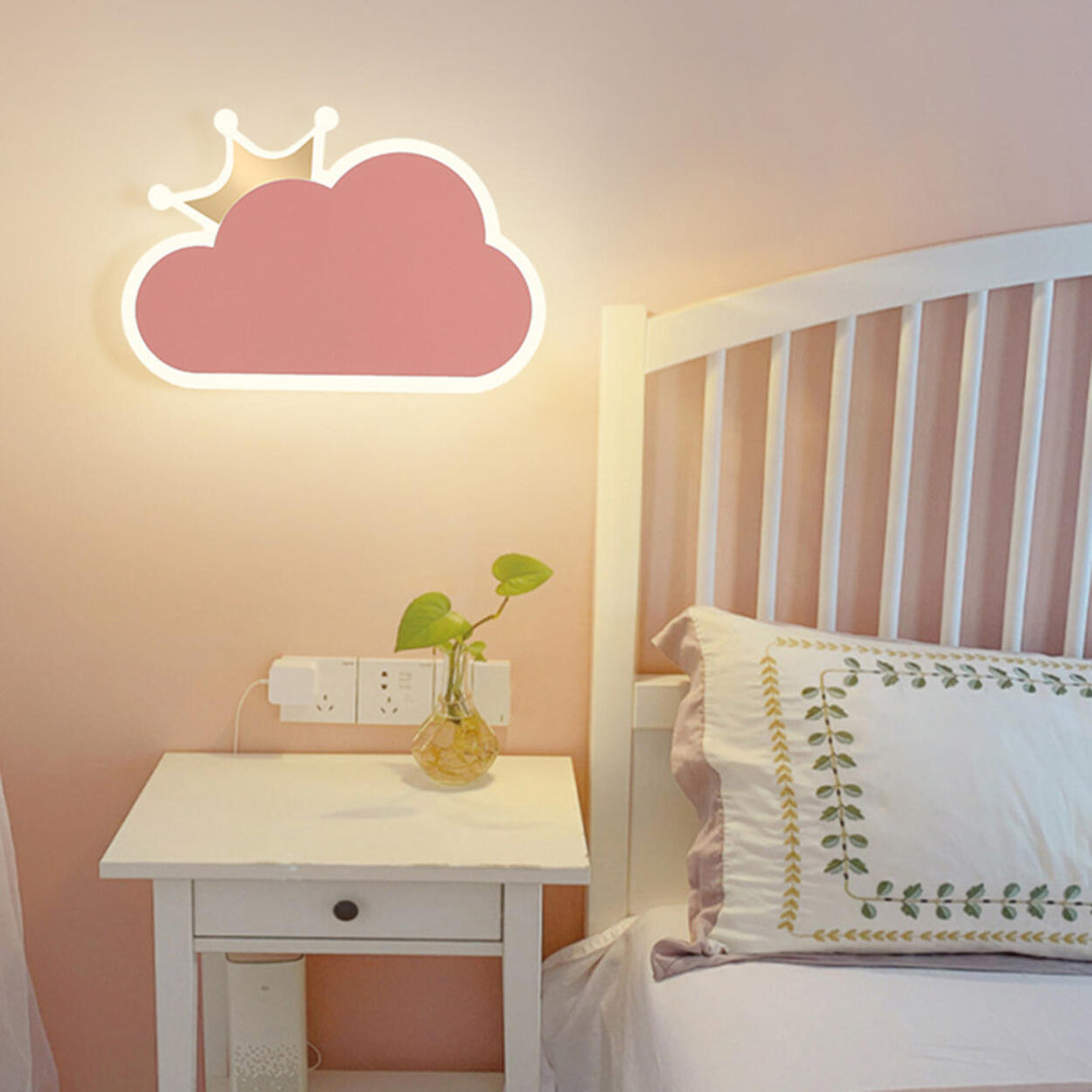 Kid‘’s Room Cute Cloud-Shaped LED Wall Light Image - 1