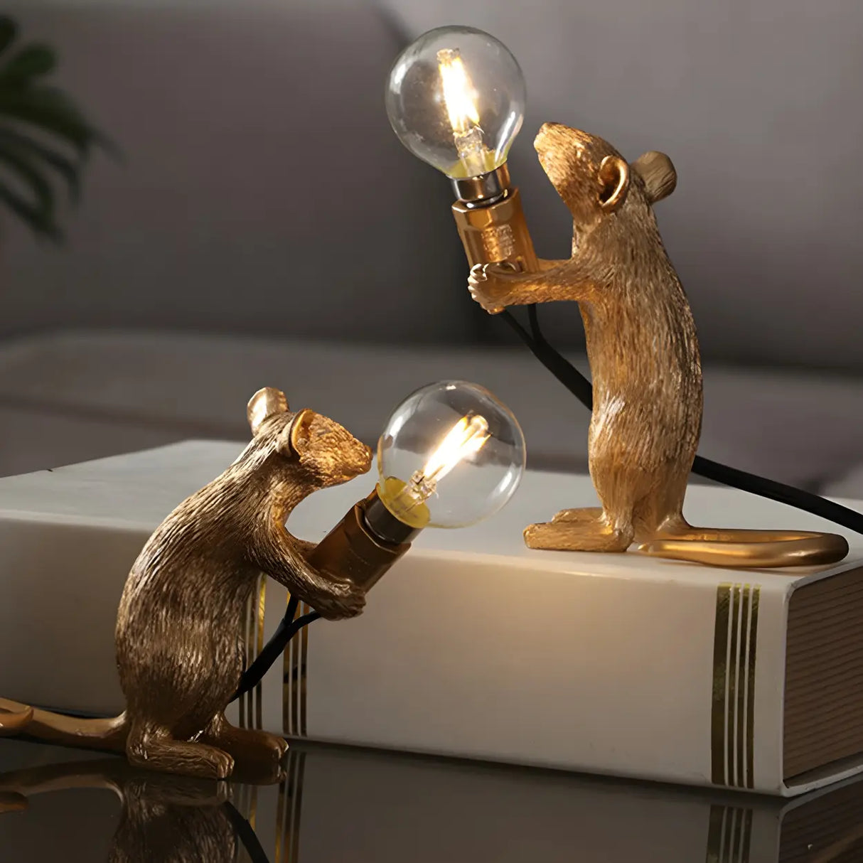 Kids Chic Mouse-Shaped Resin Bedside Decor Table Lamp Image - 2